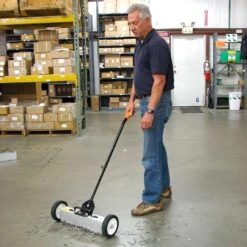 Magnet Source 22.5 In. Telescoping Magnetic Sweeper 97 Lb. Pull -Crescentent Store d9fdfc0b 2013 47bb 9889 5bc6dd21042f